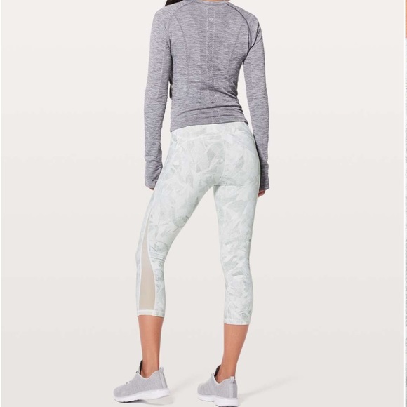 Lululemon Train Times Crop - Picture 6 of 6